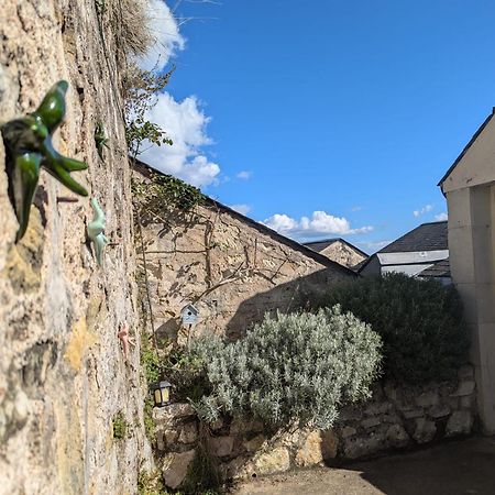 Appartement Des Hirondelles , Au Pied Du Chateau Chinon Exterior foto